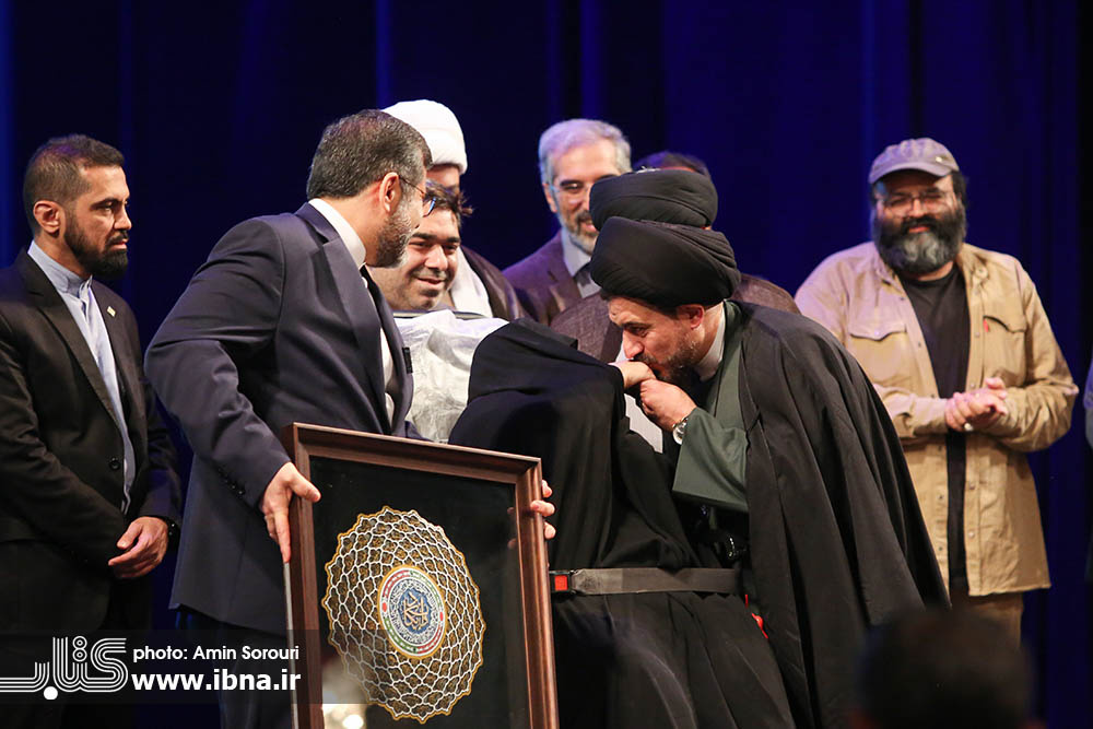 شب به یادماندنی زنان نویسنده با کودکان در آغوش