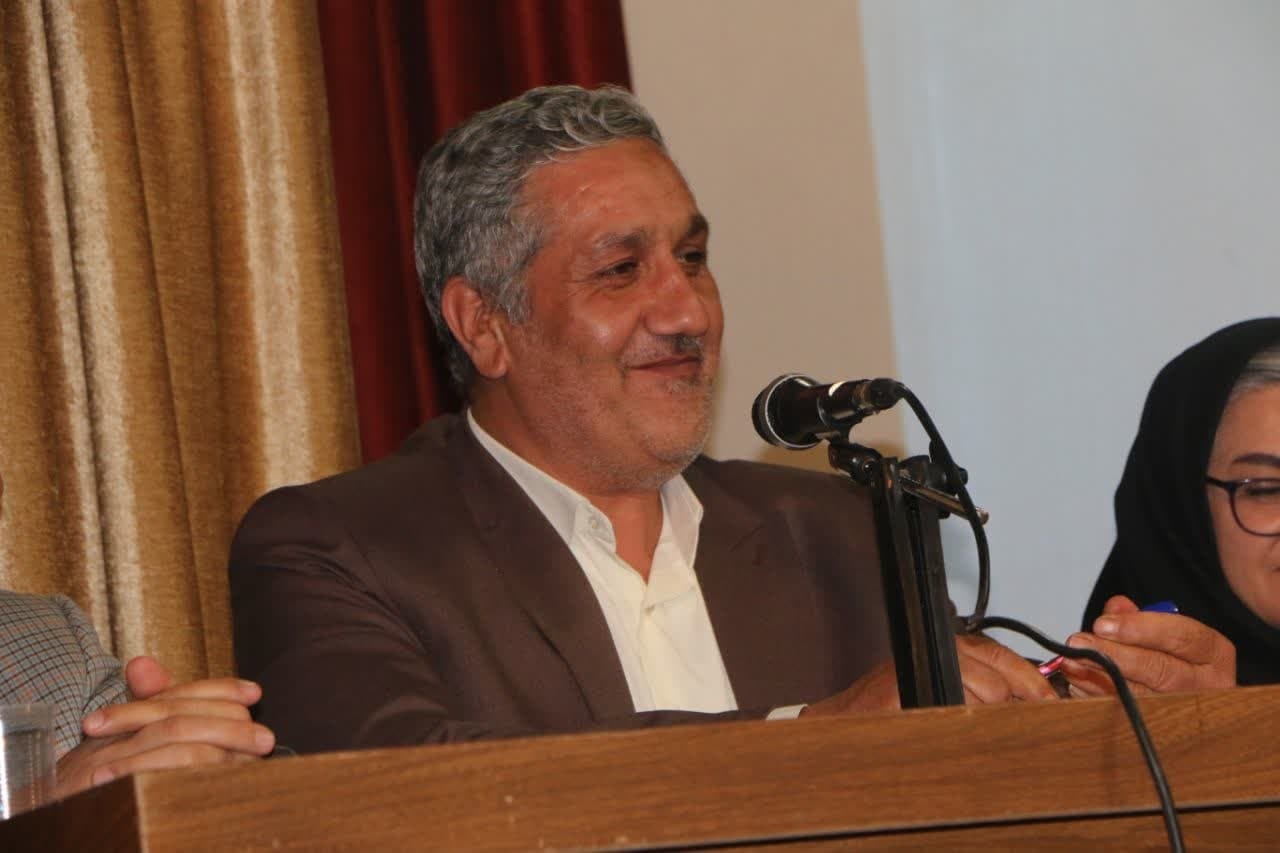 نوشتن داستان کودک و نوجوان شکستن شاخ غول است/ سیطره اختاپوس کتابهای ترجمهای بر بازار کتاب