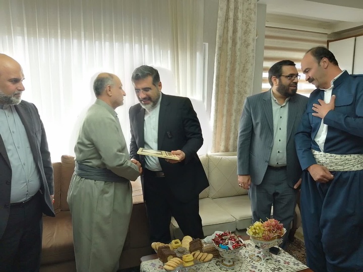 تقدیر وزیر فرهنگ و ارشاد اسلامی از پیشکسوت دف‌نواز کردستانی