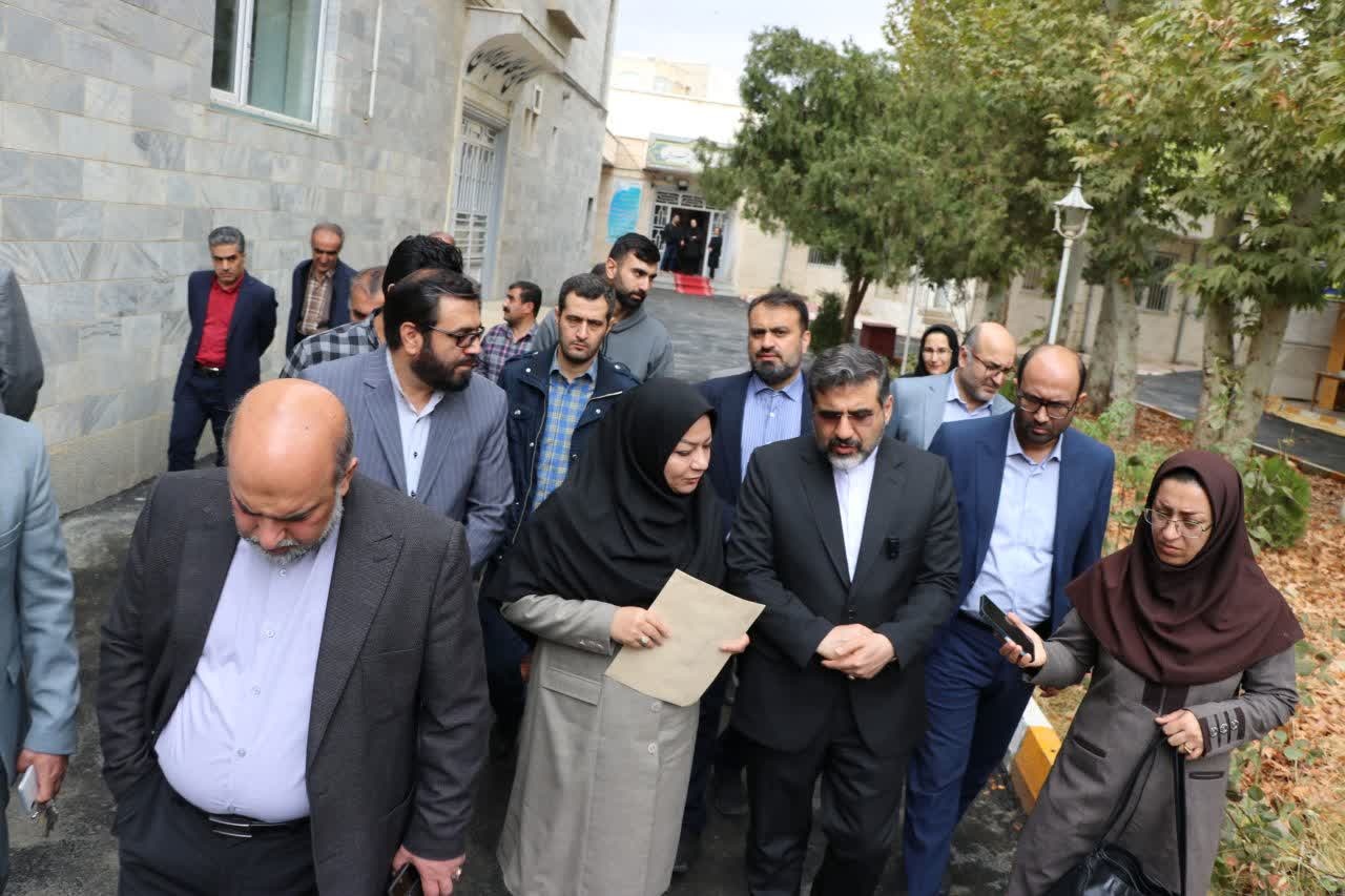 اعتبار لازم برای افتتاح کتابخانه شهرستان قروه تامین میشود