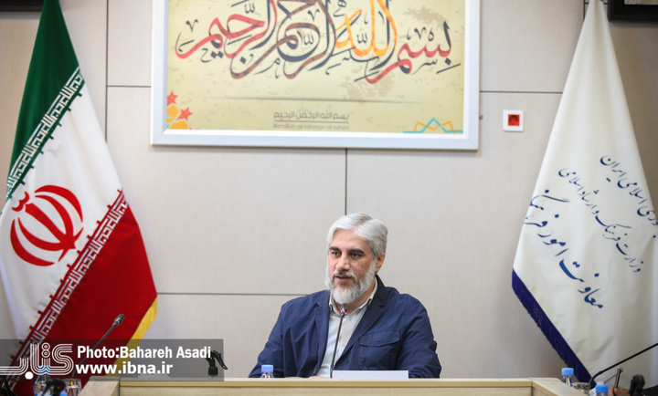 نشست اعضای شورای اندیشکده زٌفان با دبیر شورای پاسداشت زبان فارسی