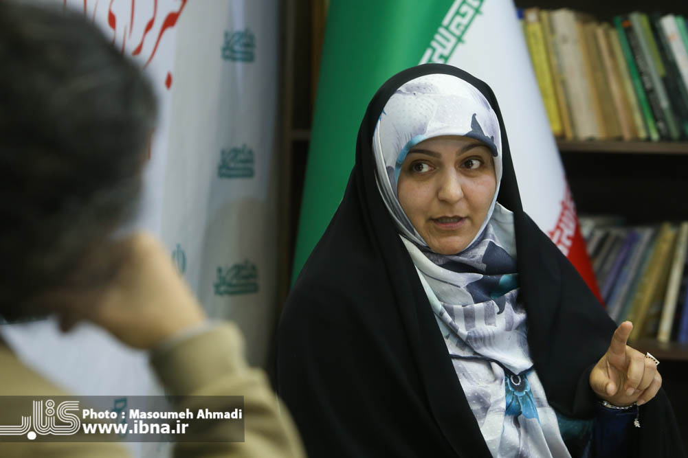 روایتهای این کتاب، لحن محجوبانهای دارد