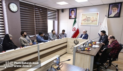 استقبال از ظرفیت نهادهای مردمی و تخصصی برای حل مسائل زبان فارسی