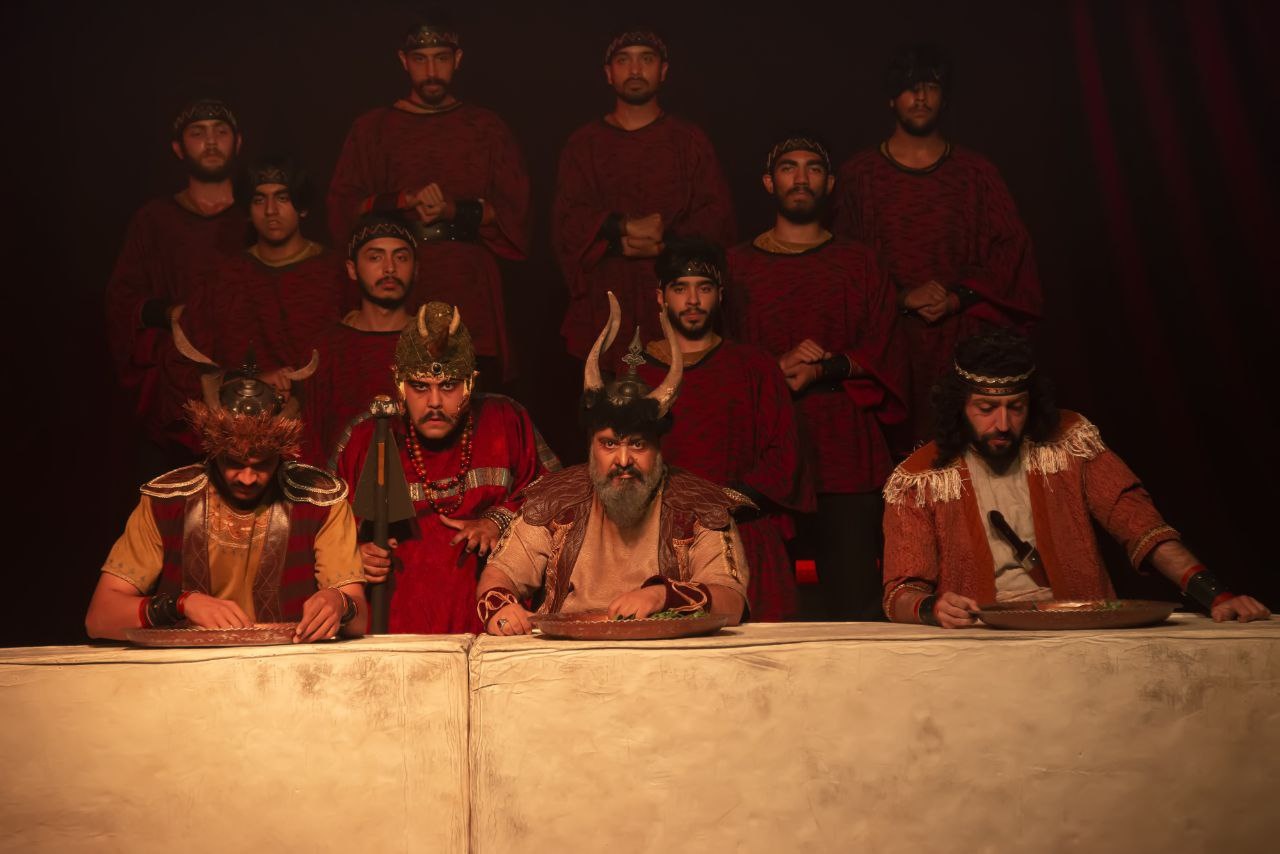 تئاتر «رویای اسبی به نام شبرنگ» در مشهد بر روی صحنه رفت
