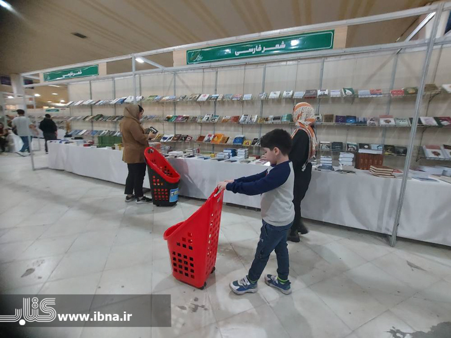 تفاوتهای نمایشگاه کتاب تبریز با دورههای قبل / از حضور راهنمایان کتاب تا تقسیمبندی موضوعی