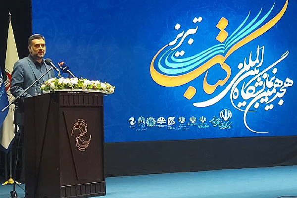 مهمترین دغدغه فرهنگی ترویج کتابخوانی است/ گردش اقتصادی ۱۲ هزار میلیارد تومانی صنعت نشر کشور