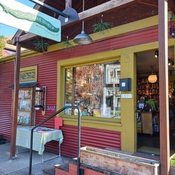 نگاهی به کتابفروشیهای محلی دنیا/ بزرگترین کتابفروشی مستقل جهان کجا است؟