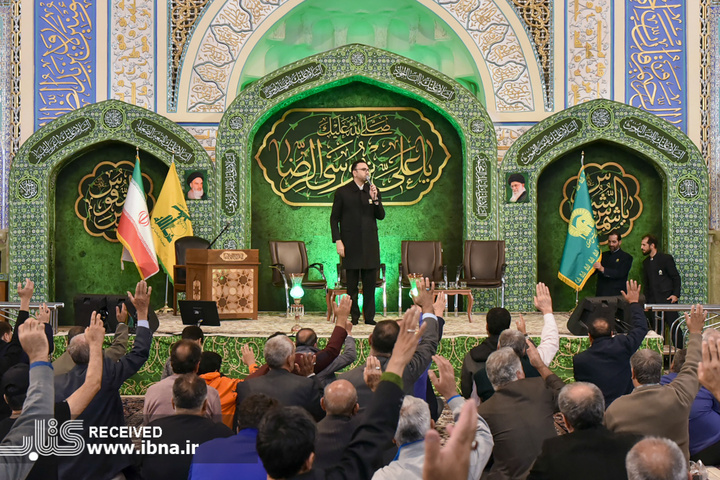 محفل شعرخوانی «طوفان الاقصی» در حرم رضوی