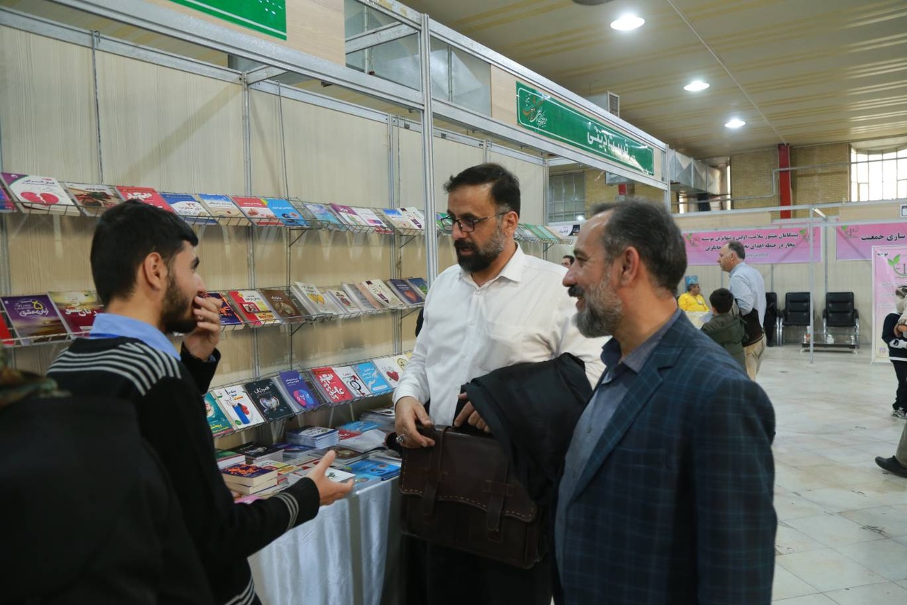 ناشران بزرگ کشور از نمایشگاه بین‌المللی کتاب تبریز بازدید کردند