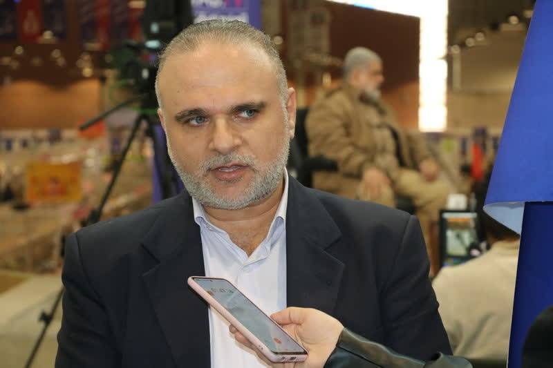 جمعی از شعرای ایران و جهان اسلام از نمایشگاه بینالمللی کتاب تبریز بازدید کردند