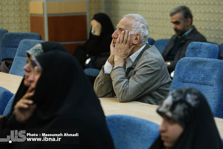 رونمایی نمایشنامه «از همان شب که خورشید آمد»