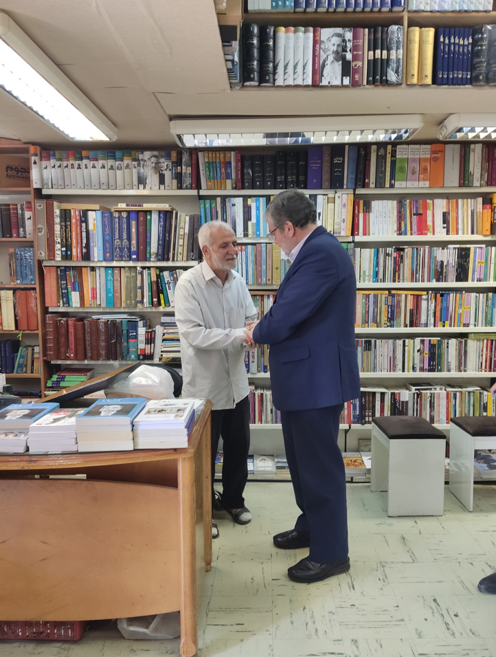 ۱۹ کتابفروشی مشهد هویت شهری مییابند