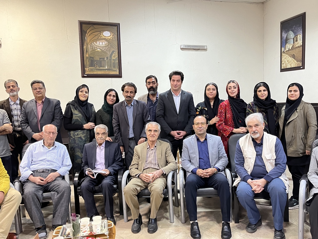 علاقه مردم تاجیکستان به شعرای ایران/ وقتی راننده تاکسی حافظ و رودکی میخواند