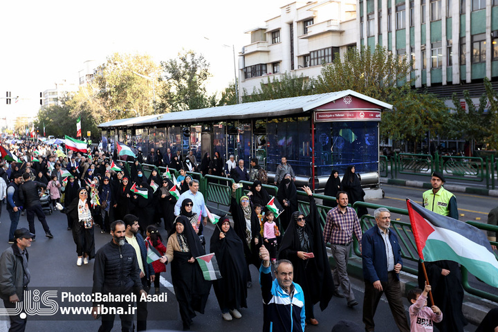 راهپیمایی مردم تهران در حمایت از کودکان و زنان مظلوم غزه