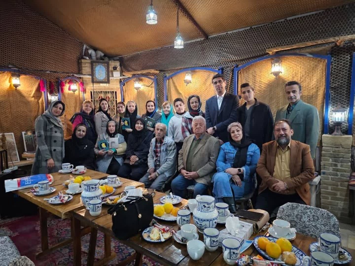 تجلیل از کتابخوانان گروه ادبی «یاران اقلیم عشق» در شیراز