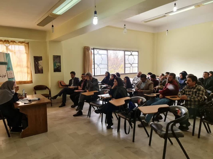 کارگاه تخصصی آموزش شعر در مشهد برگزار شد