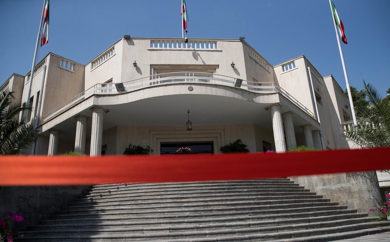 آقای وزیر آخرین بار کی به کتابفروشی رفتید؟