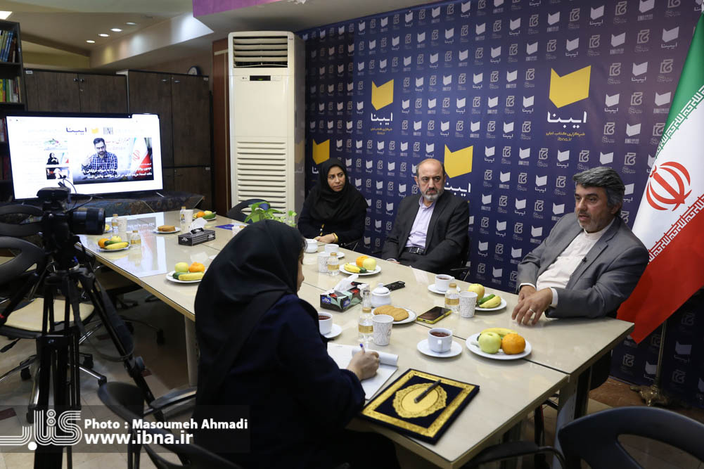 برطرفکردن چالشهای زبان فارسی نیازمند تعصب و غیرت ملی است