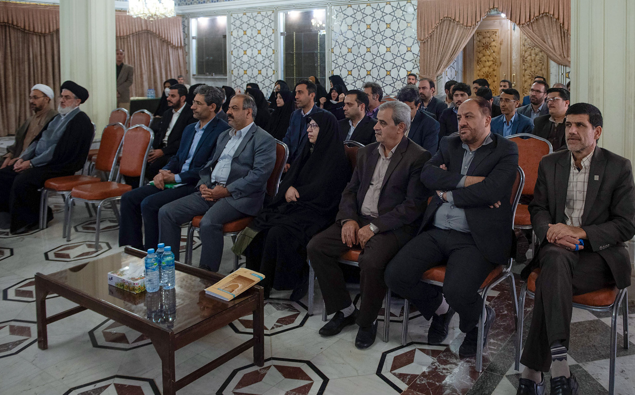 رونمایی از کتب خطی و دست نوشتههای مرتبط با فلسطین در حرم رضوی