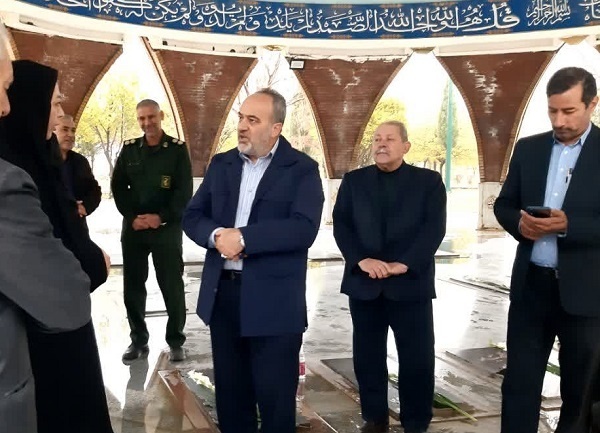 از تجدید میثاق با شهدا تا افتتاح کتابخانه روستایی/ بلوط؛ یعنی کتاب!