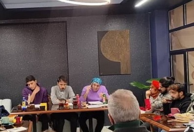 اجرای نمایشنامه خوانی «سیچوویشن» در کافه کتاب فروزش تبریز