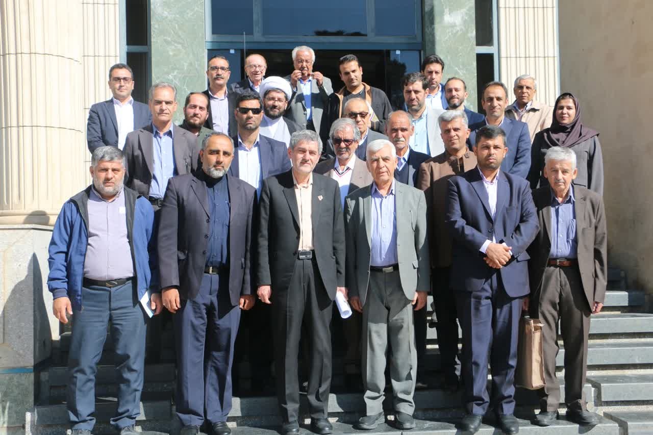 اهالی کتاب فارس دغدغههایشان را با استاندار مطرح کردند/ تیم ۳ نفره مامور پیگیری