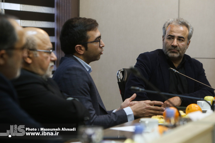 دیدار یاسر احمدوند با فعالان نشر قم