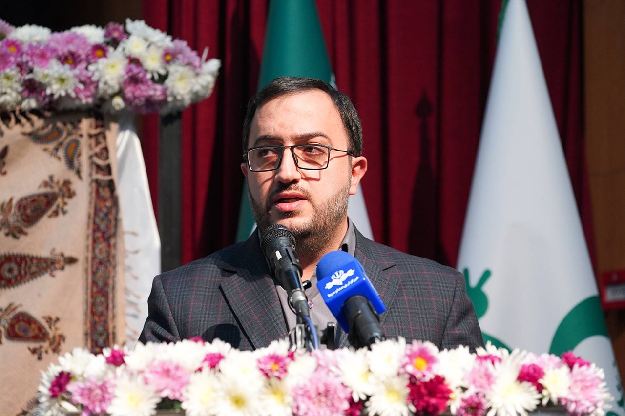 در کانون، کتاب همه چیز است