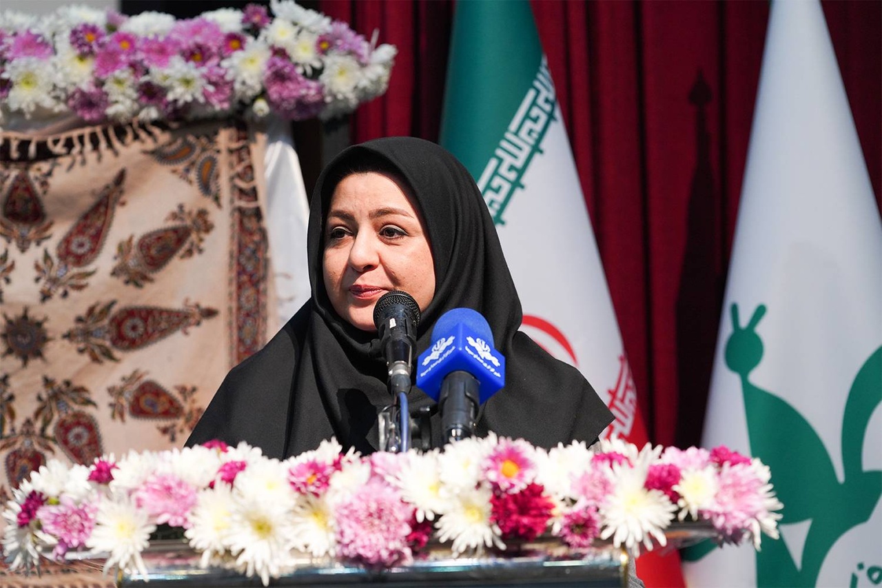 در کانون، کتاب همه چیز است