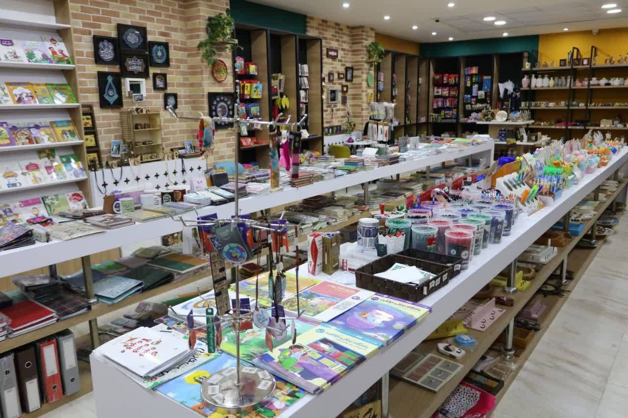 کتابشهر نو پای کرمانشاه در مسیر موفقیت / فضایی متفاوت برای کتابخوانها