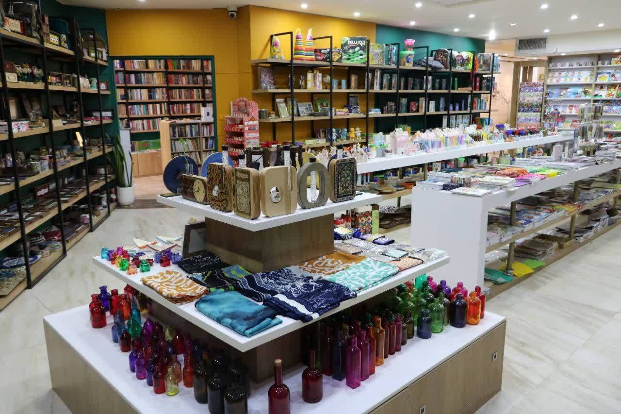 کتابشهر نو پای کرمانشاه در مسیر موفقیت / فضایی متفاوت برای کتابخوانها