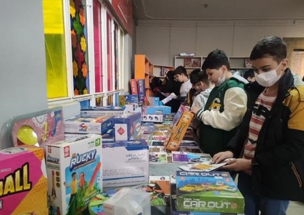 استقبال بیش از ۲ هزار دانش‌آموز ایلامی از نمایشگاه کتاب و محصولات فرهنگی
