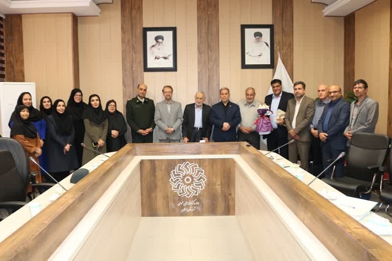 جشن ۶۰ سالگی کتابخانه عمومی امام خمینی (ره) سمنان برگزار شد