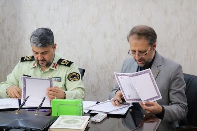 کتابخانه‌های عمومی و نیروی انتظامی استان سمنان تفاهم‌نامه امضا کردند