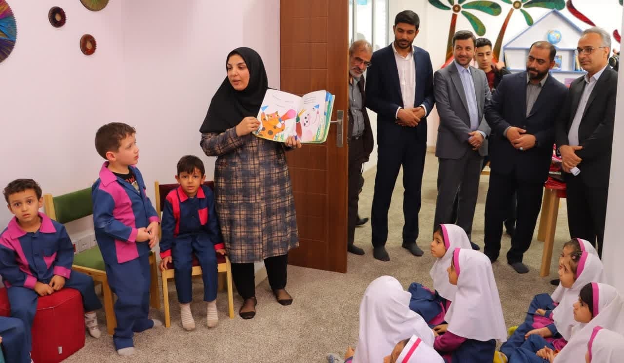 بازدید مشاور دبیرکل نهاد کتابخانههای عمومی کشور از کتابخانه های عمومی یزد/ افتتاح کتابخانه زارچ