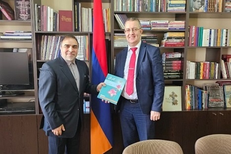 بررسی چالش‌ها و آسیب‌های آموزش زبان فارسی در ارمنستان