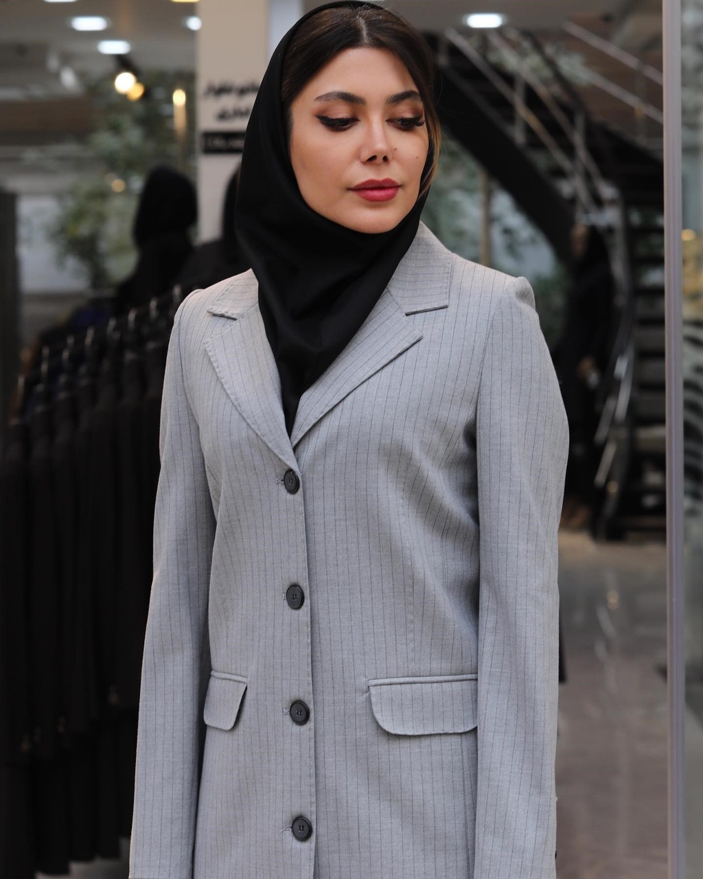 راهنمای انتخاب مانتو شلوار اداری