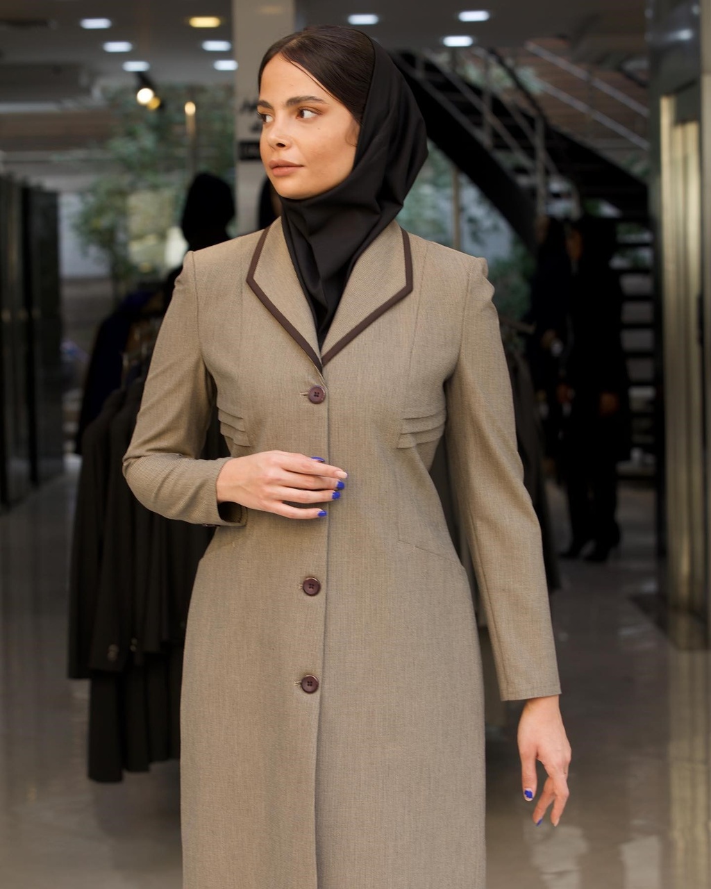 راهنمای انتخاب مانتو شلوار اداری