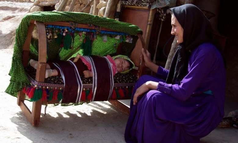 لالایی؛ صندوقچۀ رازها و آرزوهای مادران قدیم/ مضمون لالاییهای امروزی تغییر کرده است