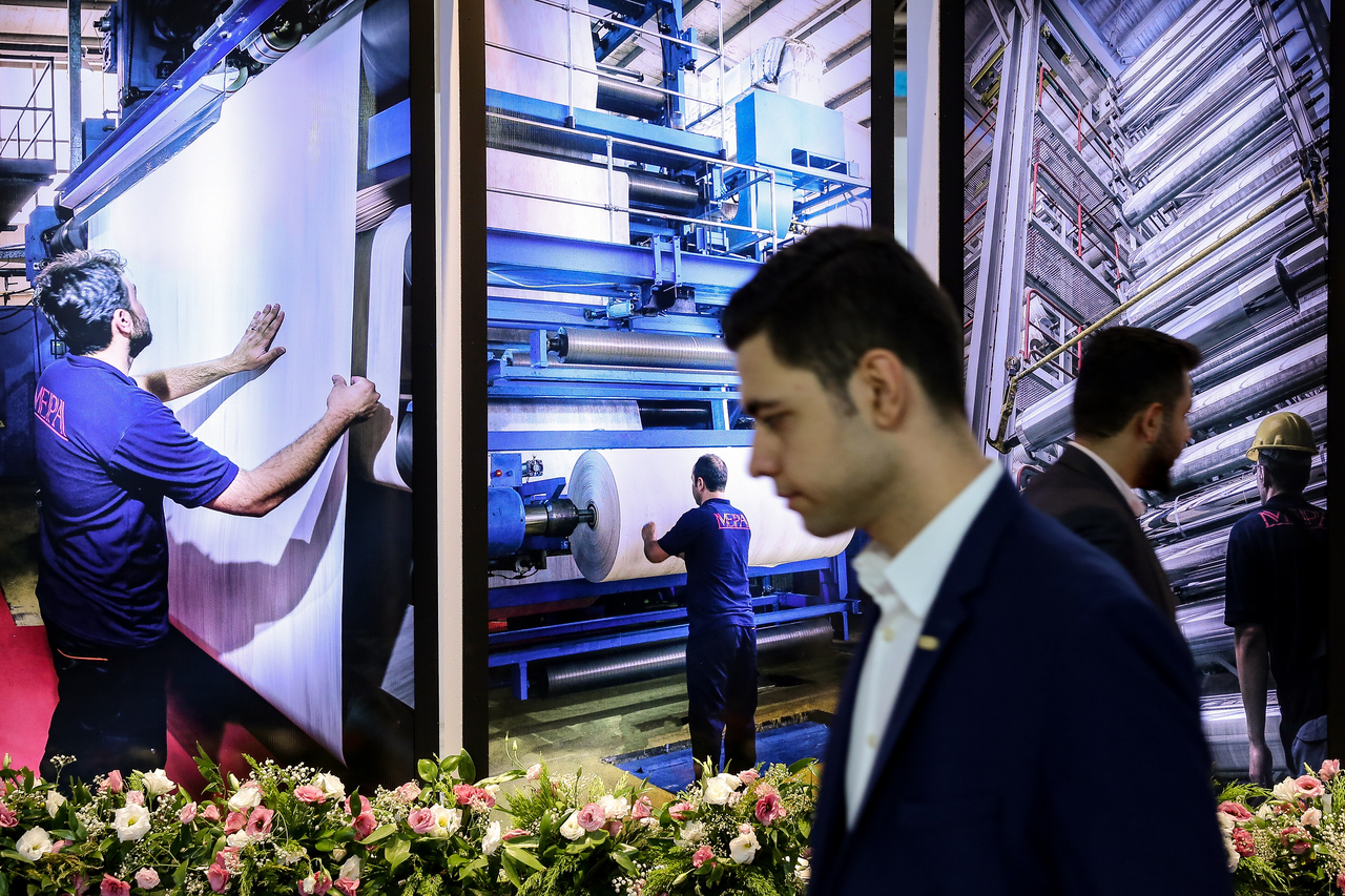 بهای کاغذ تحریر 50 هزار تومان کاهش یافت/تداوم ثبات قیمت در سایر ملزومات