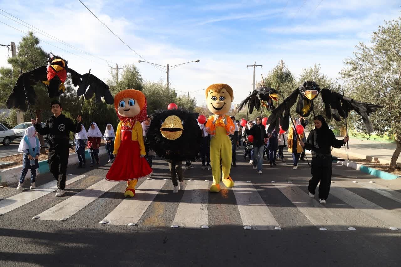 حضور قصهگویان در مدارس محروم و حاشیهای یزد/ ۳ هزار دانش آموز از جشنواره قصهگویی استقبال کردند