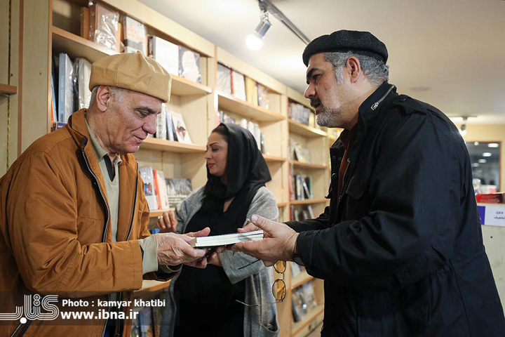 رونمایی از سه‌گانه طنز امید مهدی‌نژاد