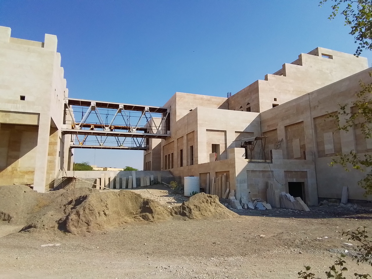 کتابخانه مرکزی بندرعباس در فصل اعتبارات/ انتظارها ۱۵ ساله شد