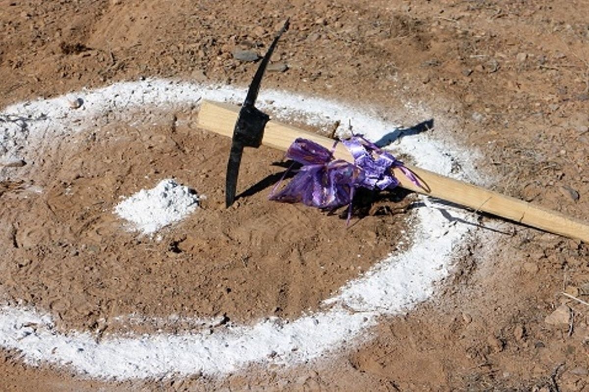 برنامه‌های هفته کتاب سمنان با کلنگ‌زنی یک کتابخانه کلید خورد