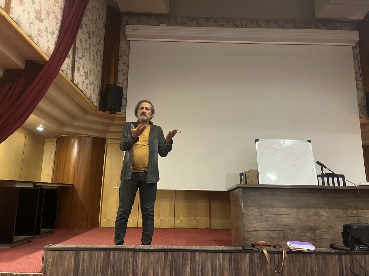 داستانهای خوب کودک و نوجوان باید برای بزرگسالان جذاب باشد/ تصور نادرست از ادبیات کودک