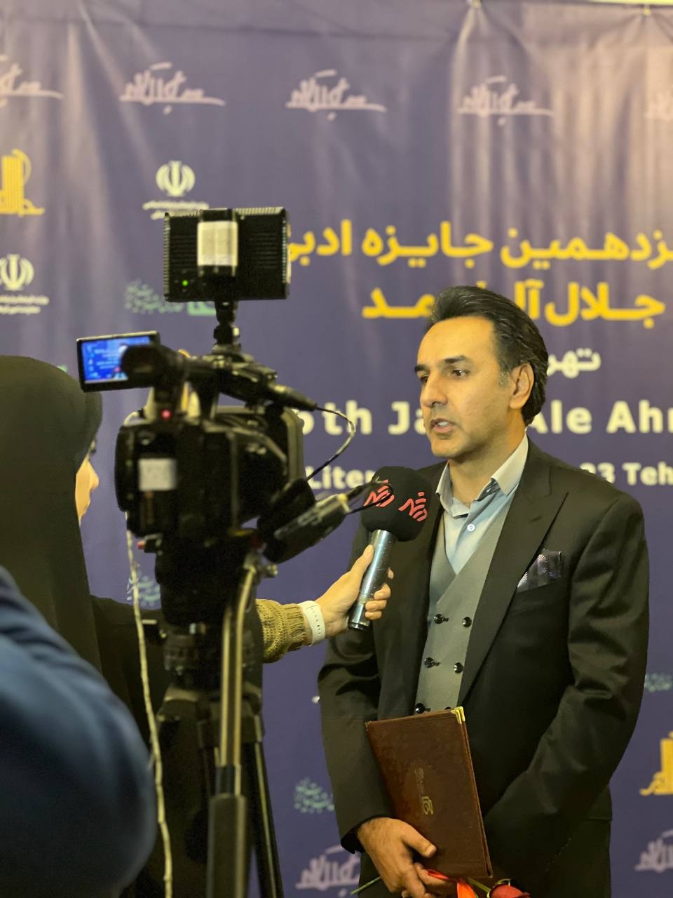 اخذ رضایت خداداد سختتر از نوشتن کتاب بود / زندگی سلبریتیها؛ عاملی برای تشویق به مطالعه