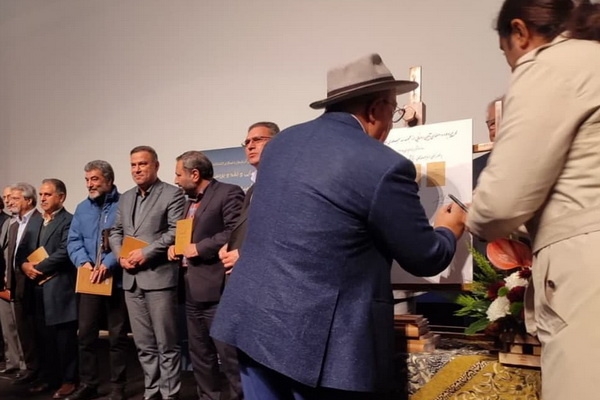 مجموعه ۳ جلدی نظامیپژوهی در تبریز رونمایی و نقد شد