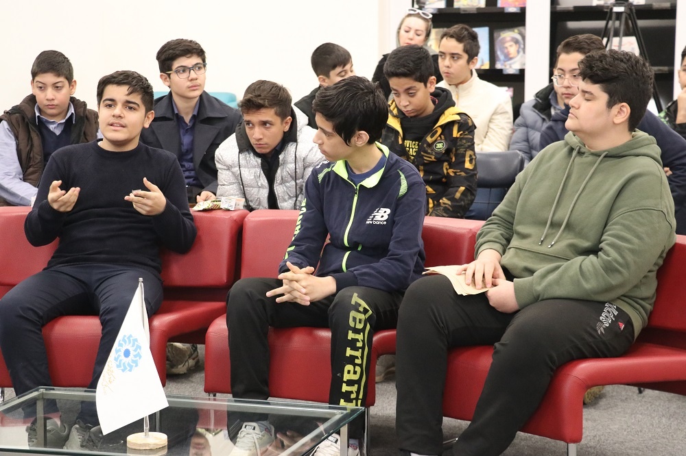 کتاب «عاشقانههای یونس در شکم ماهی»به صحن «دادگاه کتاب» رفت