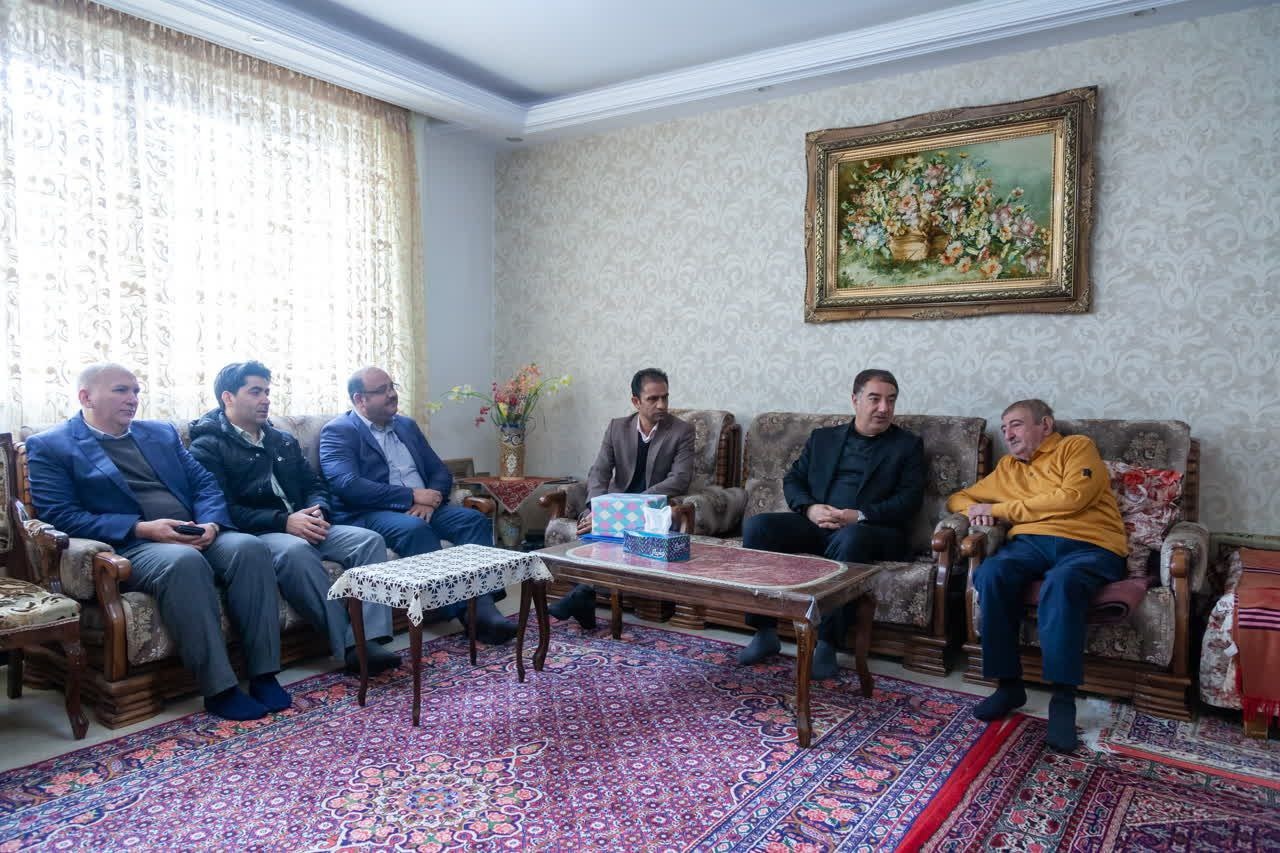 همدانپژوه پیشکسوت تجلیل شد