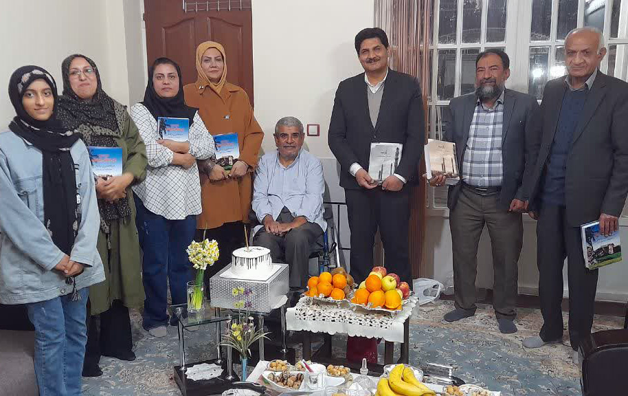 نویسنده و جانباز ۷۰ درصد در شیراز تجلیل شد